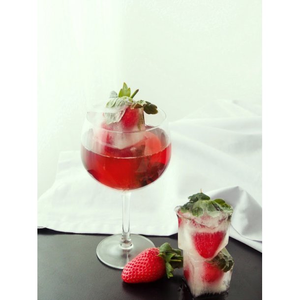 Queens Jordbr Likr ko 70 cl. - 18%